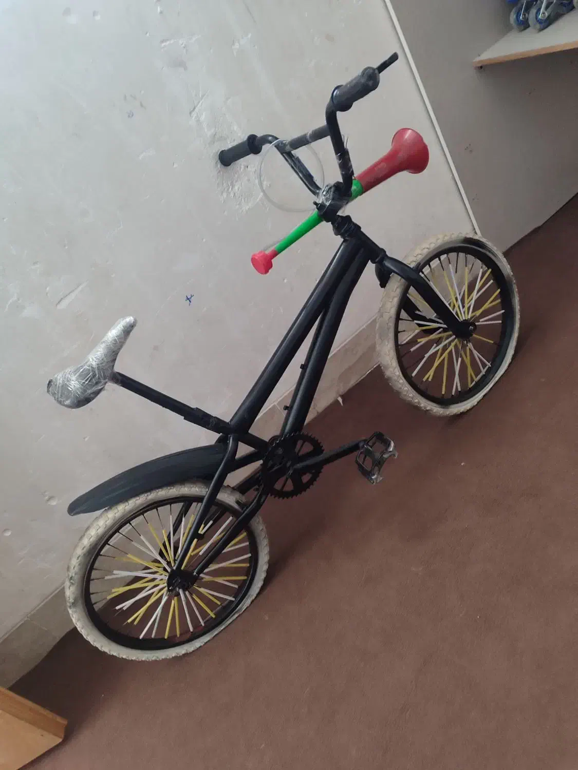 دوچرخه|دوچرخه، اسکیت، اسکوتر|شیراز, دست خضر|دیوار