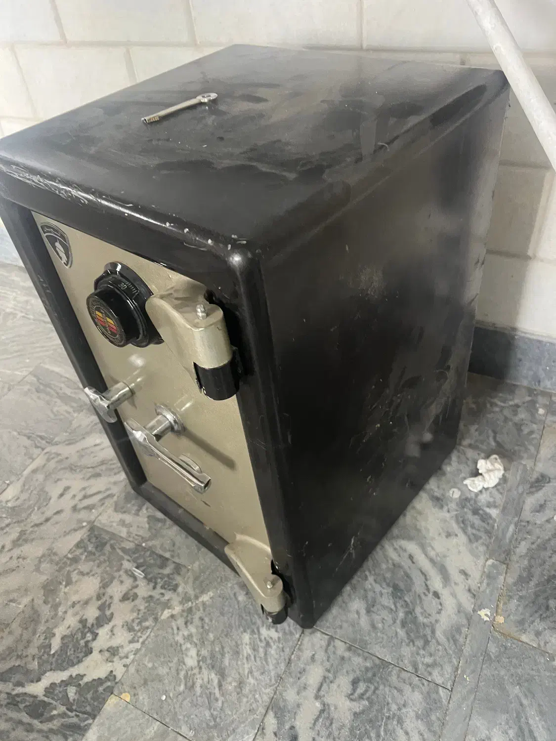 گاو صندوق|ابزارآلات|سنندج, |دیوار