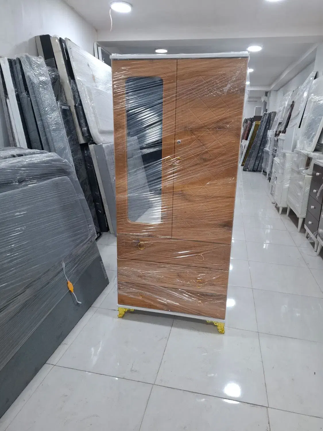 معدن کمد دراور چوبی.همه نمونه کمد دراور بارانی|جاکفشی، کمد، دراور|خرم‌آباد, |دیوار