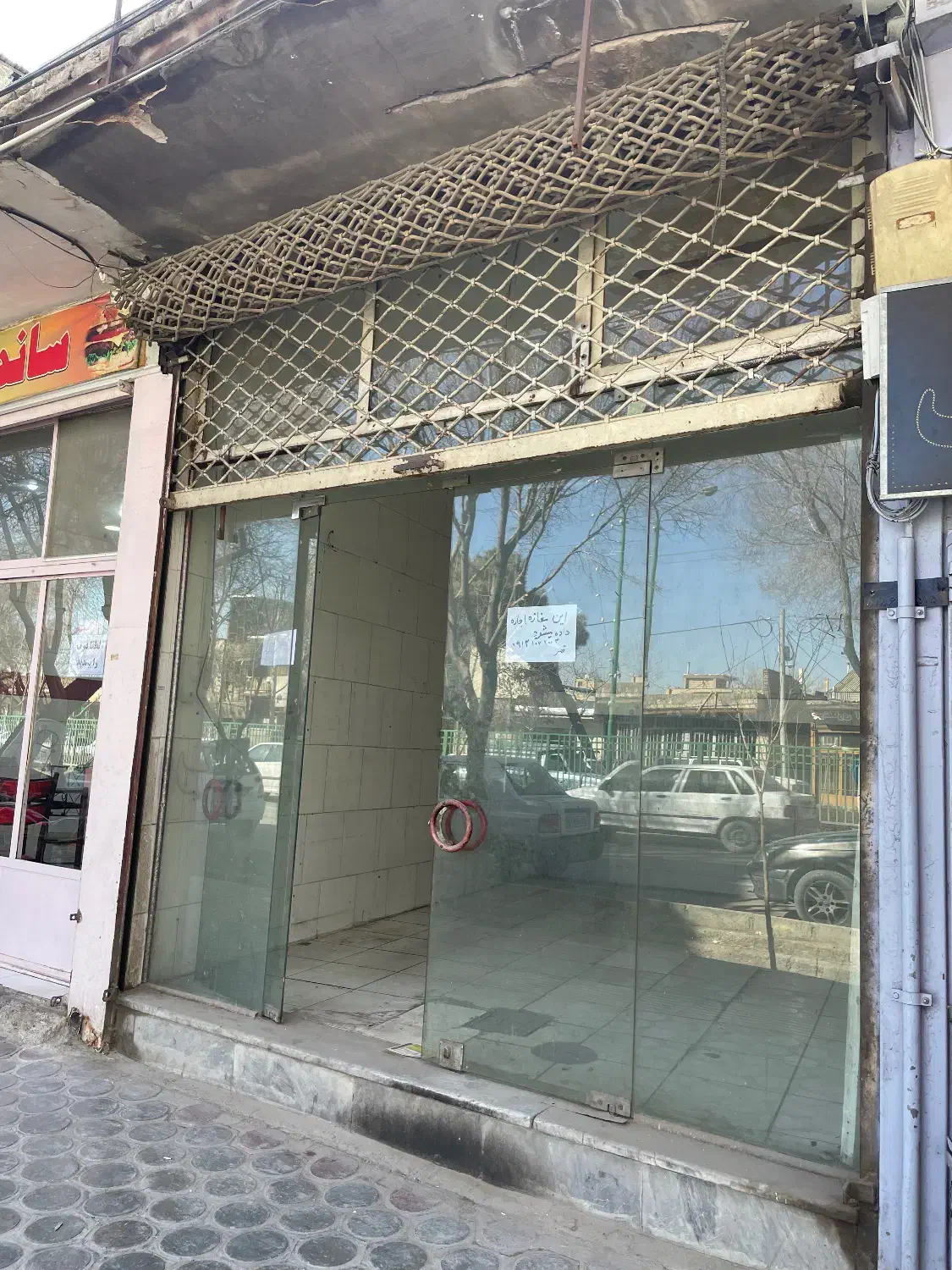 مغازه ۳۲ متری بر کهندژ (بعد از لادان)|اجارهٔ مغازه و غرفه|اصفهان, جنیران (لادان)|دیوار