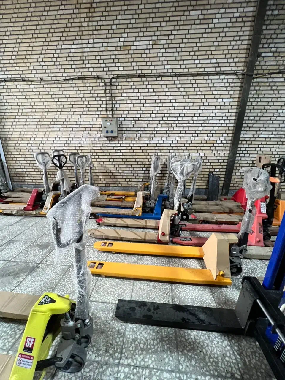 جک پالت و لیفتراک خسروشاهی|ماشینآلات صنعتی|پردیس, شهرک صنعتی خرمدشت فاز ۷|دیوار