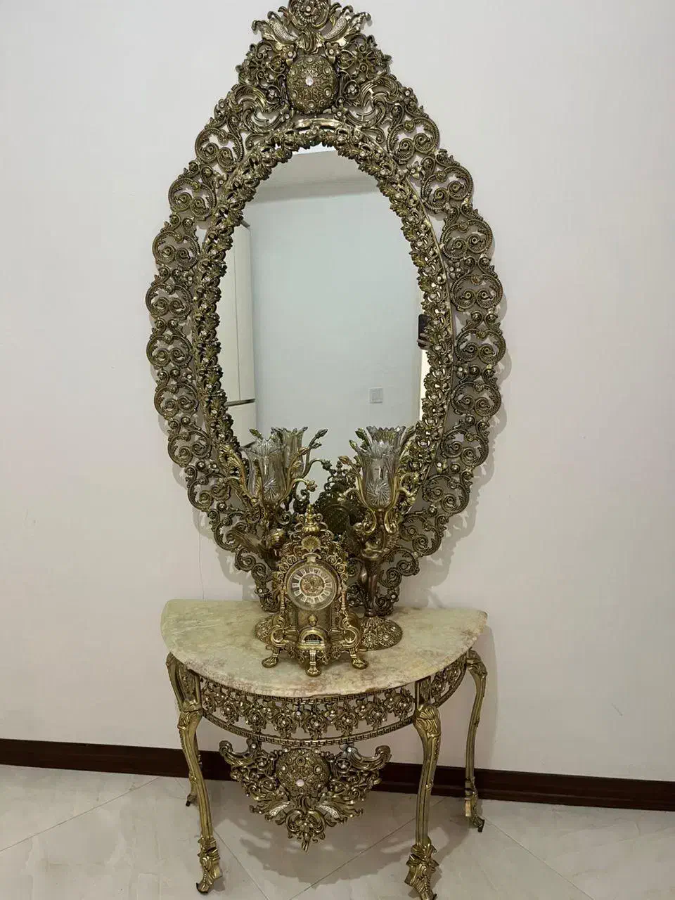 آینه|آینه|ملایر, |دیوار