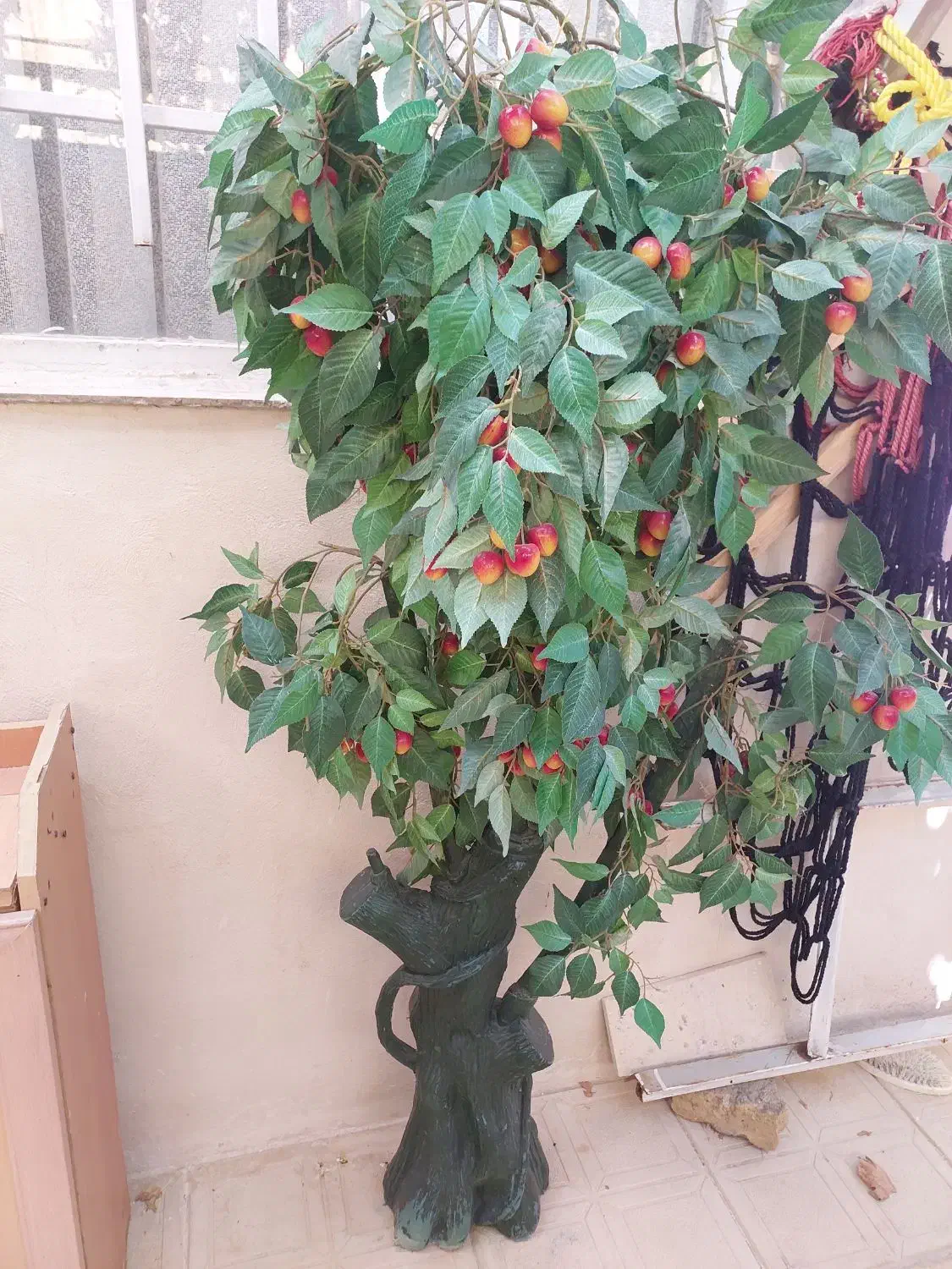 یک عدد درختچه و دسته گل رز ربانی بفروش میرسد|گل مصنوعی|ملایر, |دیوار