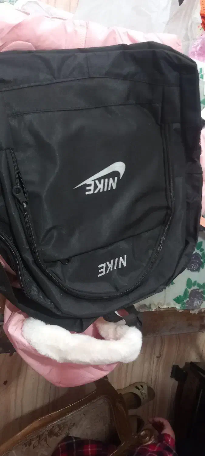 کیف|کیف، کفش، کمربند|اهر, |دیوار