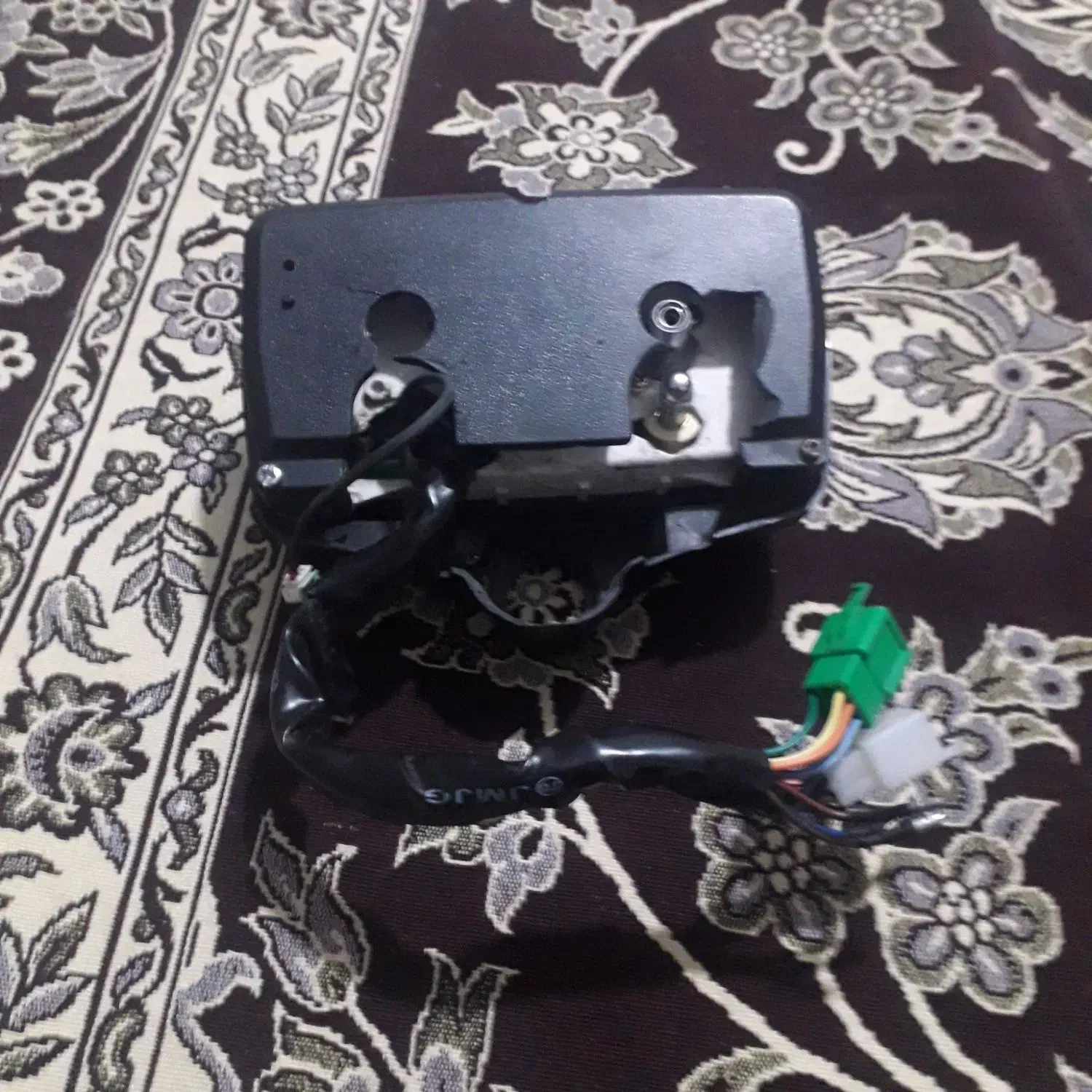 شکلات خوری کیلو متر تمام دیجیتال ولی قابش شکسته|صنایع دستی و سایر لوازم تزئینی|ملایر, |دیوار