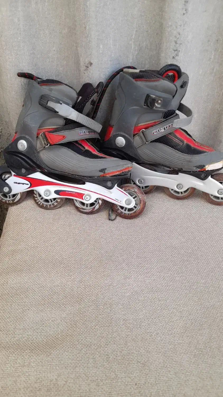 کفش اسکیت|دوچرخه، اسکیت، اسکوتر|گنبد کاووس, |دیوار