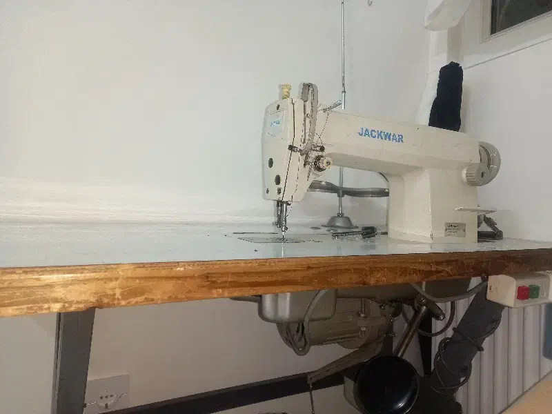 چرخ راسته دوز صنعتی|چرخ خیاطی و ریسندگی|بجنورد, |دیوار