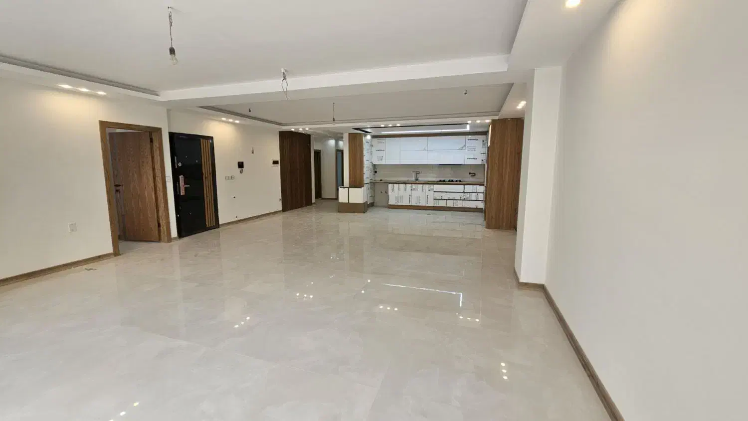 آپارتمان ۱۷۰ متری انقلاب اسلامی تکواحدی|فروش آپارتمان|اصفهان, ملکشهر|دیوار