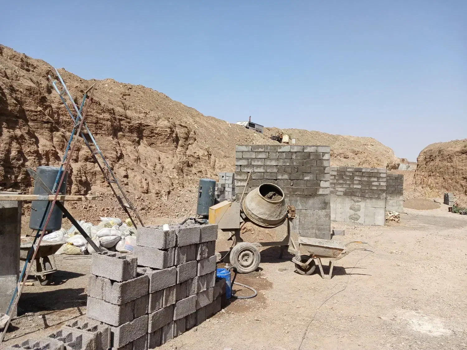کارگر معدن با خوابگاه و غذا و بیمه|استخدام صنعتی، فنی، مهندسی|مشهد, آزادشهر|دیوار
