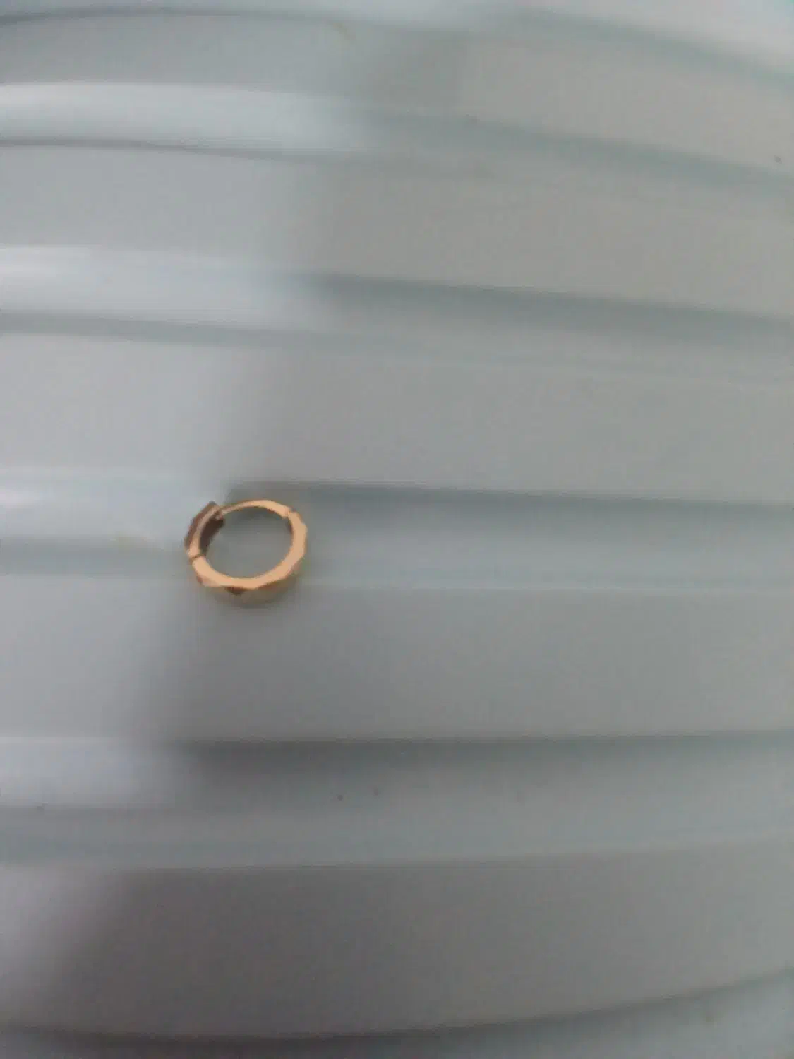 گوشواره ی لنگه گم شده|اشیا|یزد, |دیوار