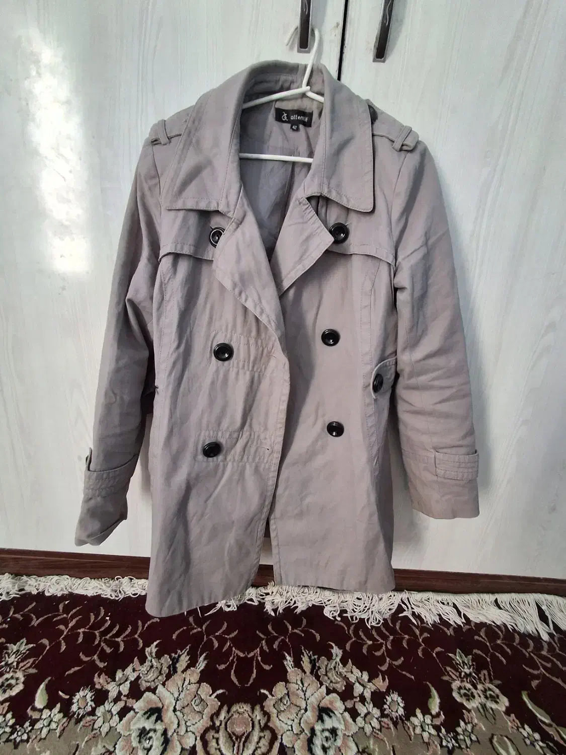 فروش میز تلویزیون ال سی دی .تعدادی لباس|لباس|بیرجند, |دیوار