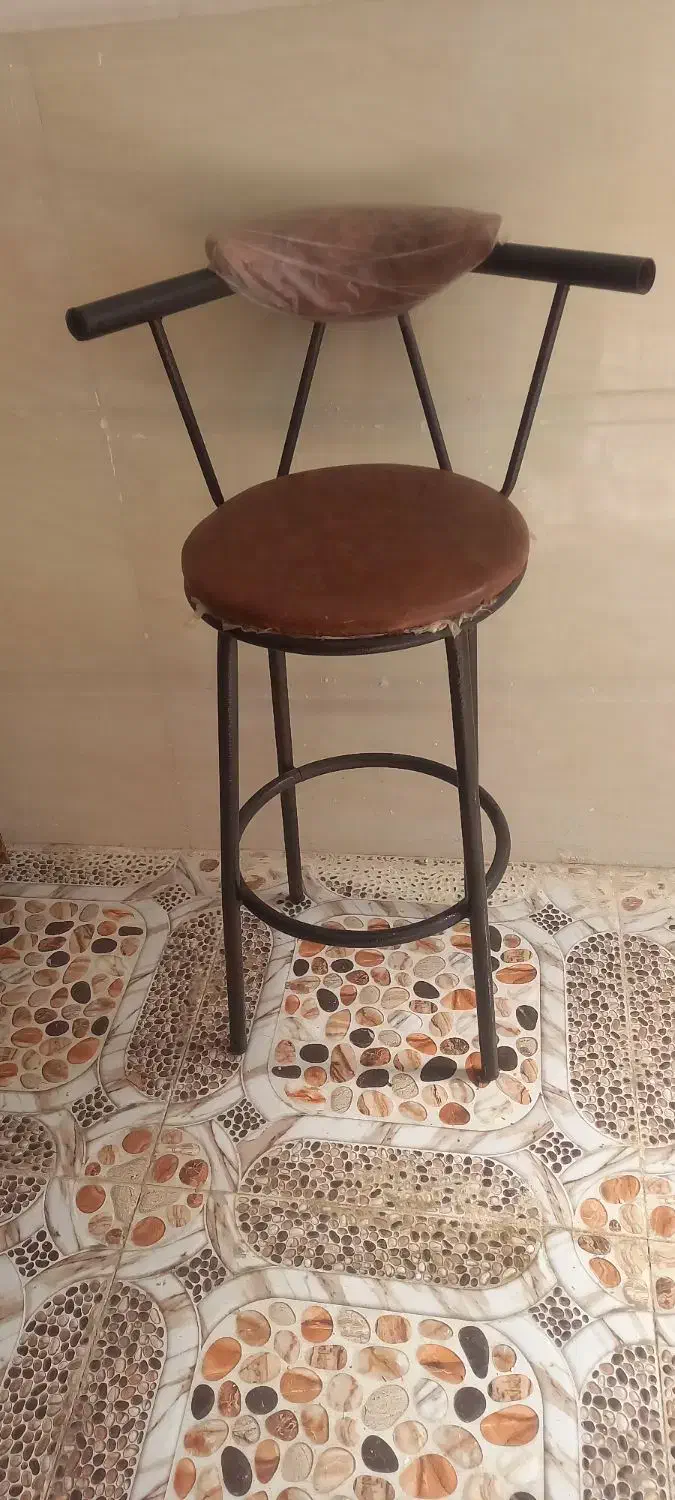 صندلی پایه بلند برای اپن وآرایشگاه|صندلی و نیمکت|بروجرد, |دیوار