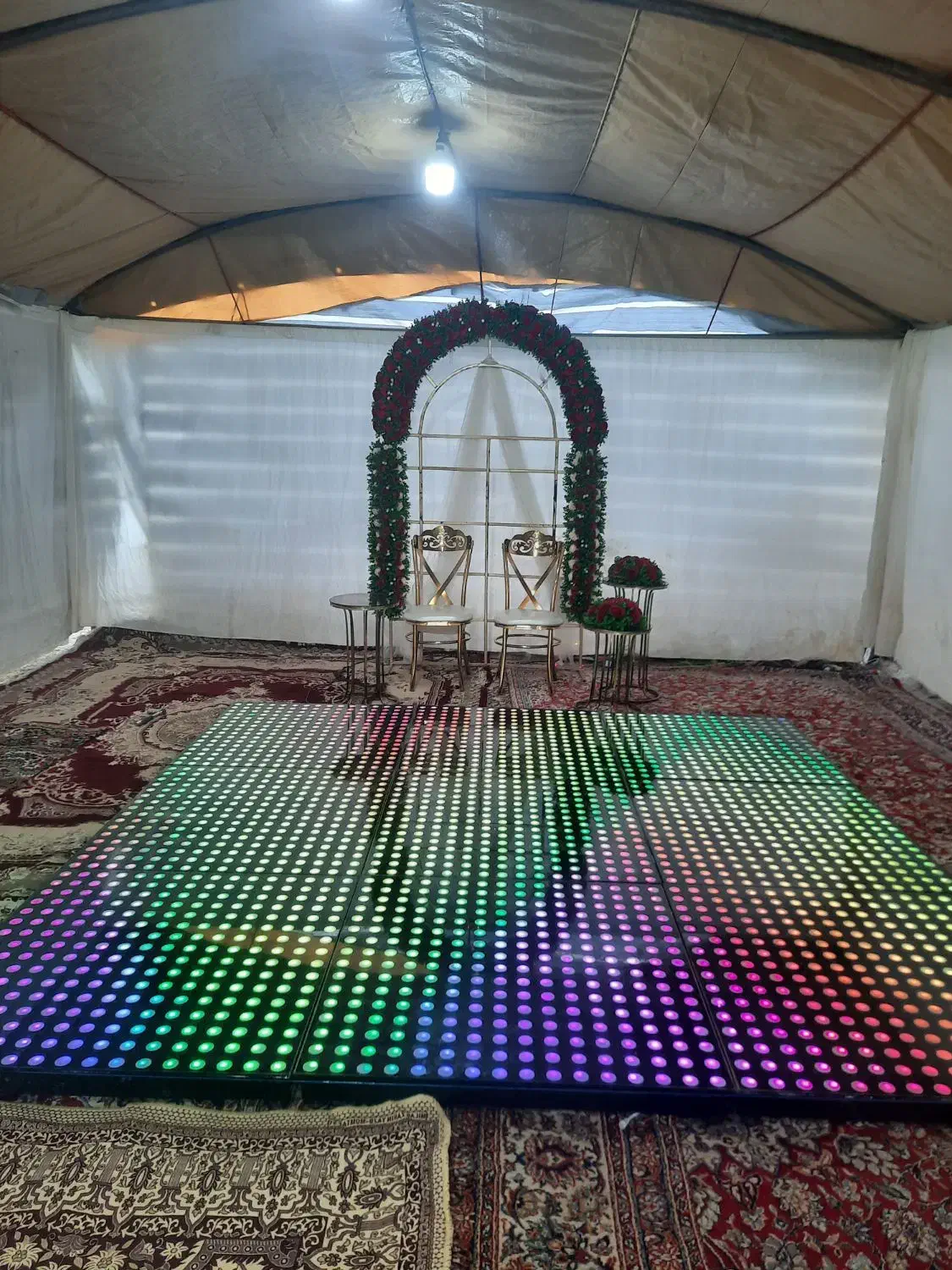 کف استیج وگل آرایی کرایه چادر تصویر برداری|خدمات پذیرایی، مراسم|اردبیل, |دیوار