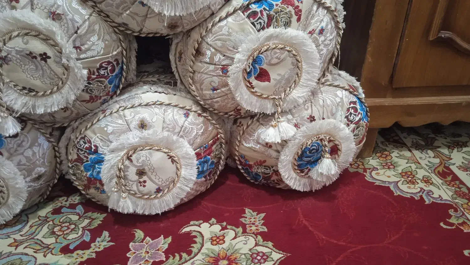 بالش|رختخواب، بالش، پتو|یاسوج, |دیوار