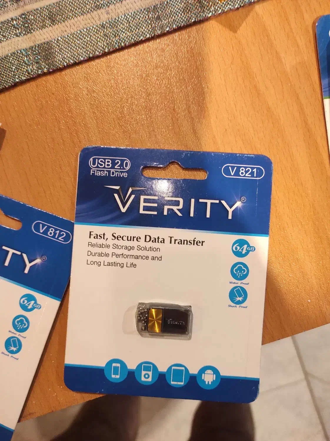 چند عدد فلش و رم با گارانتی مادام زیر فی بازار|قطعات و لوازم جانبی رایانه|کرج, جهانشهر|دیوار