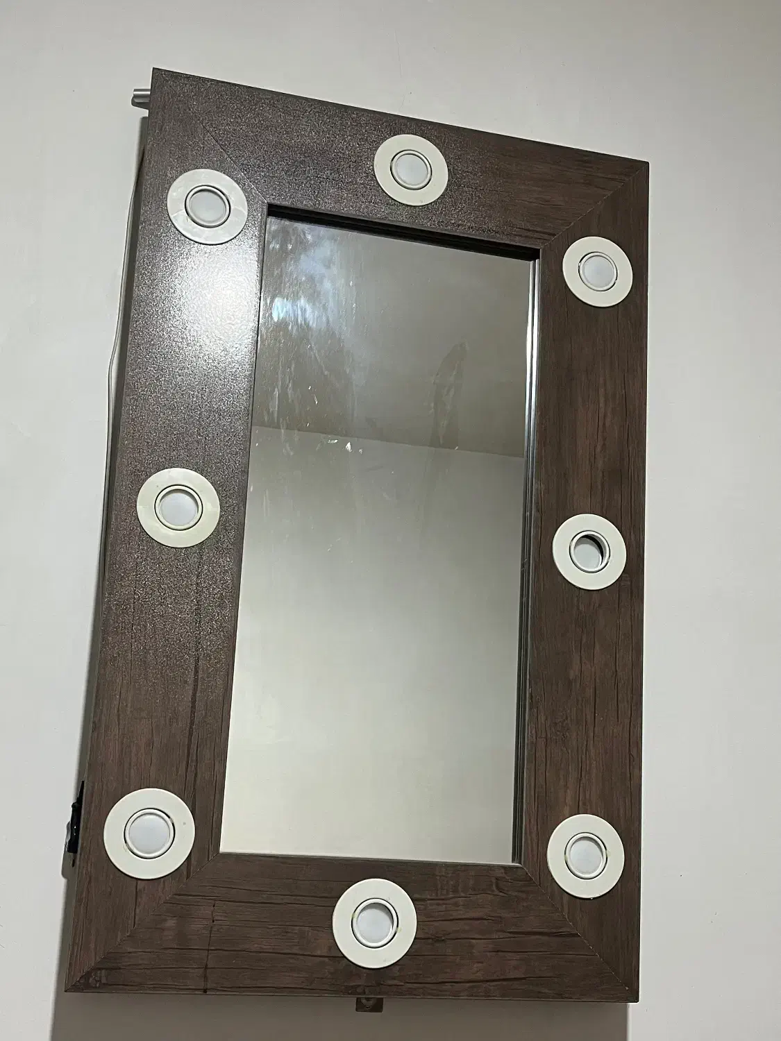 اینه قدی|آینه|رشت, کوی حسینی|دیوار