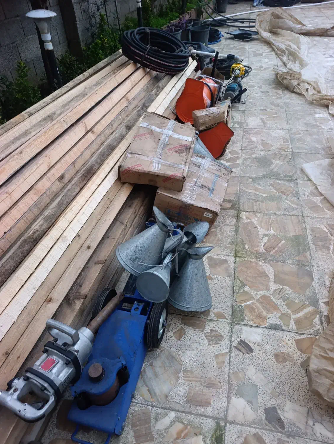 لوازم اپاراتی کامیون|ابزارآلات|گوراب زرمیخ, |دیوار