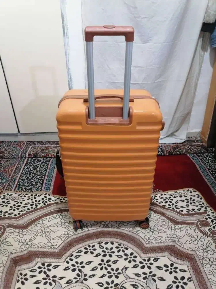 چمدان لوکس|کیف، کفش، کمربند|گلستان (تهران), |دیوار