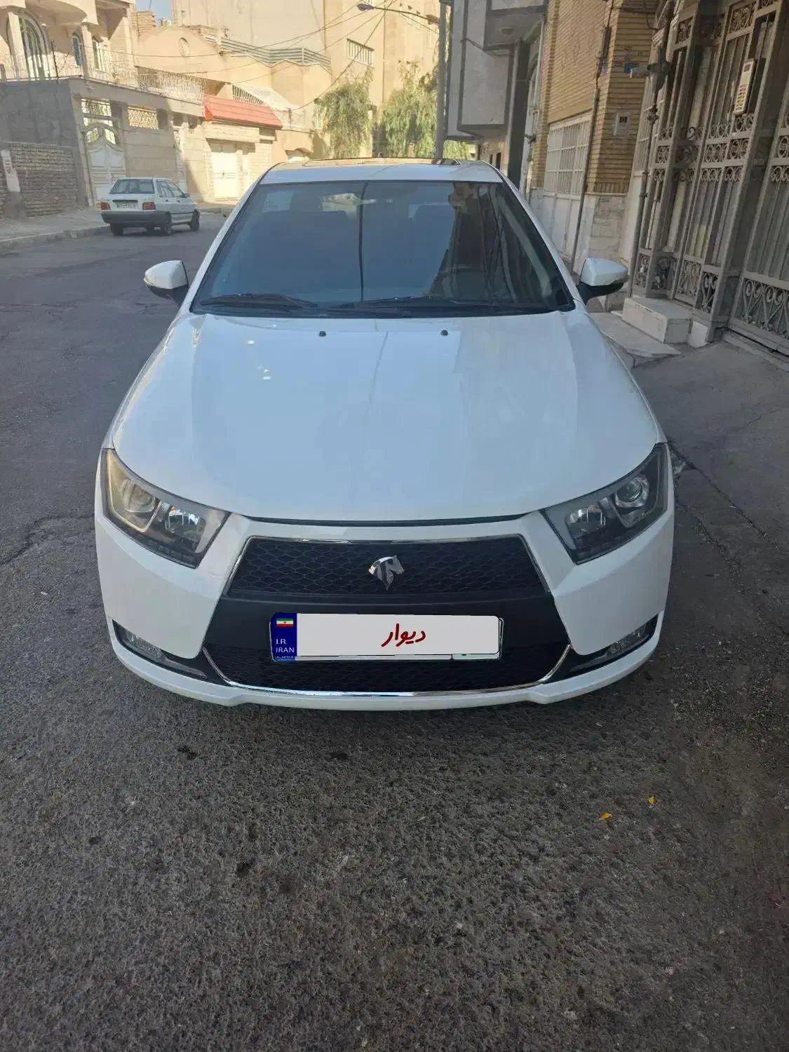 دنا پلاس اتومات سفید ۱۴۰۱|خودرو سواری و وانت|قم, زنبیل آباد|دیوار