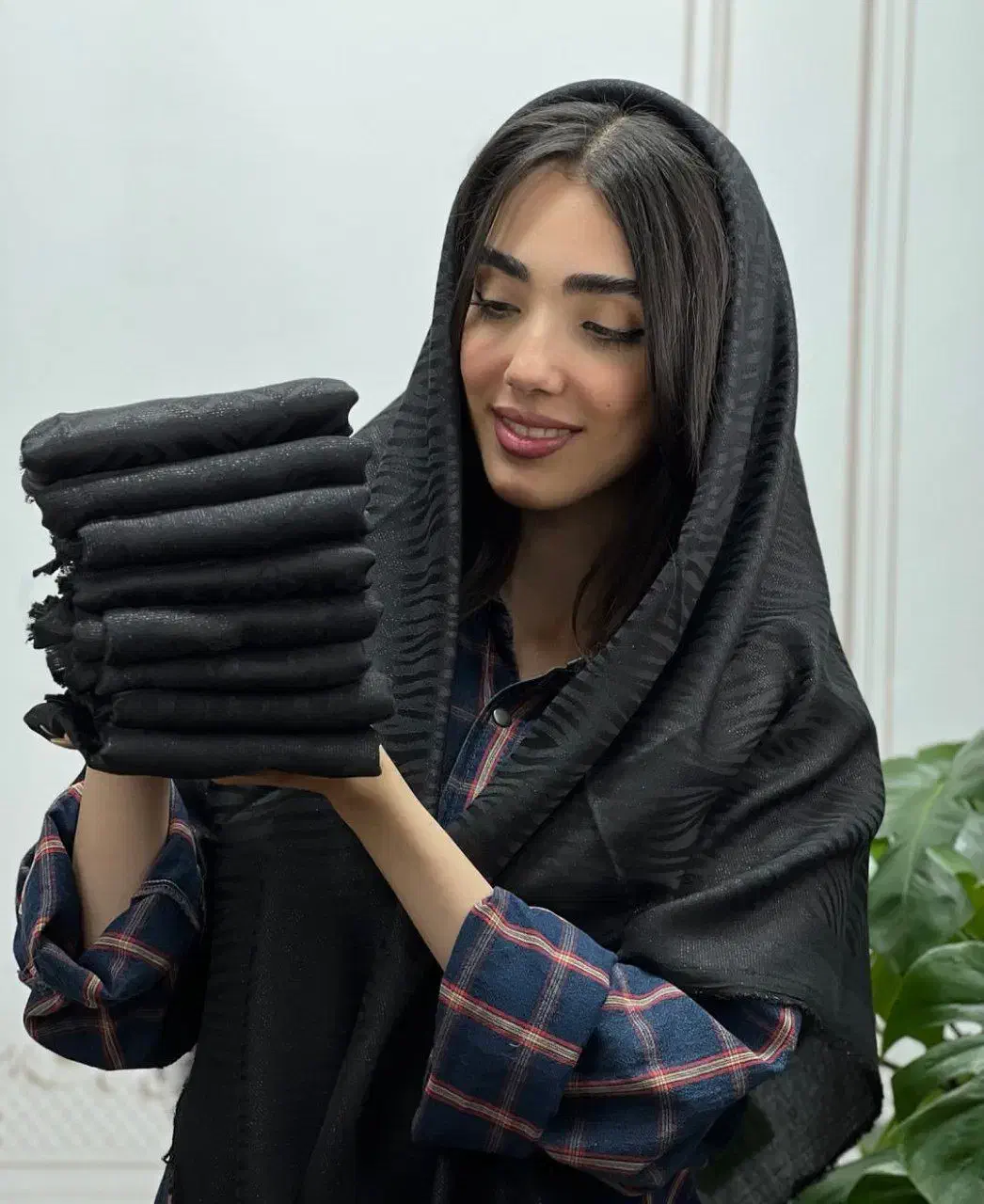 شال و روسری|لباس|کاشان, عربها|دیوار