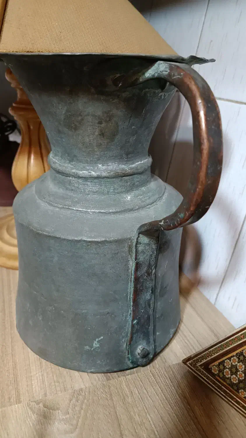 شیردوش قدیمی|کلکسیون اشیاء عتیقه|رشت, شهریاران|دیوار