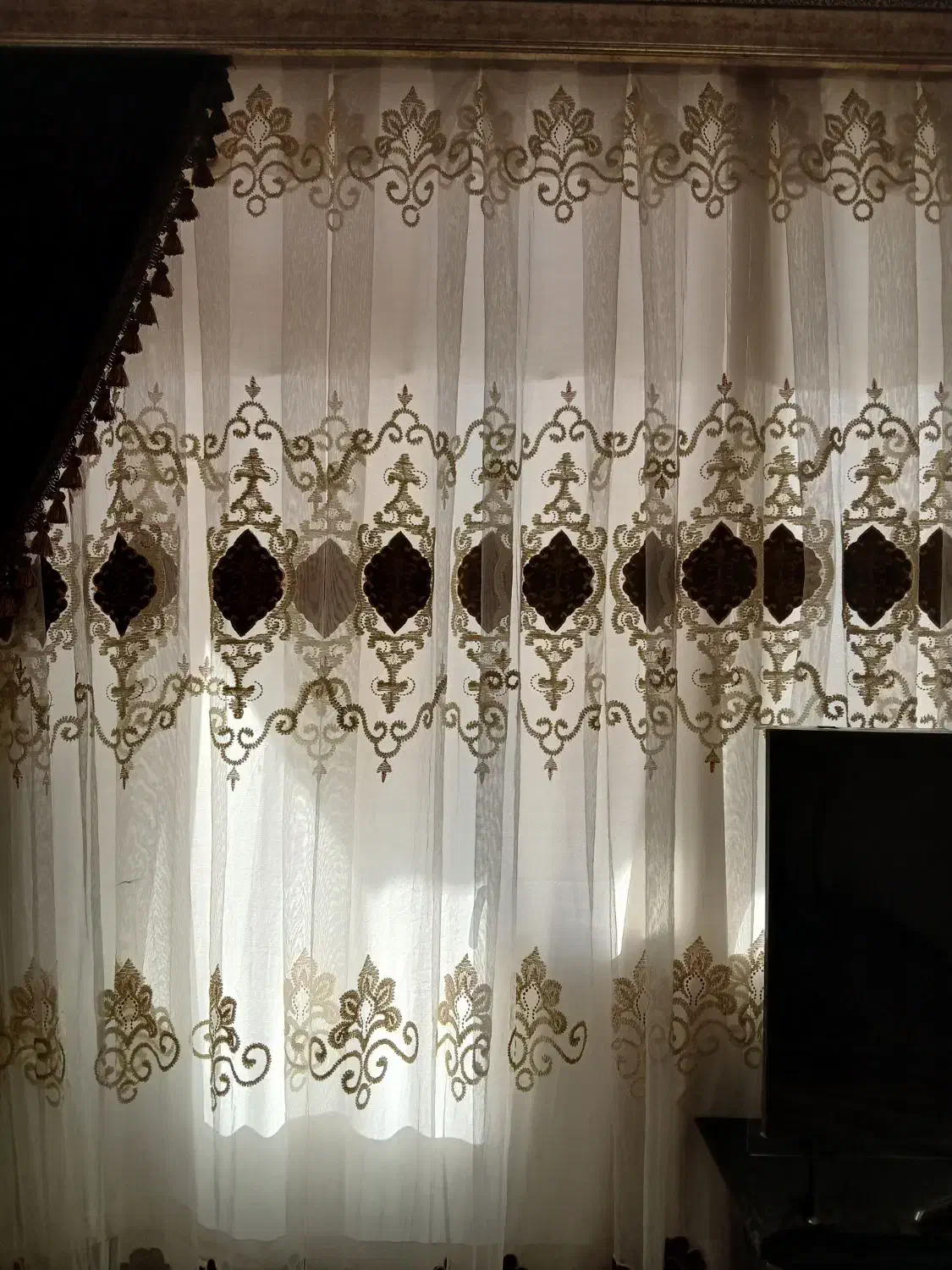 پرده ای در حدنو بفروش می رسد.|پرده، رانر، رومیزی|سراب, |دیوار