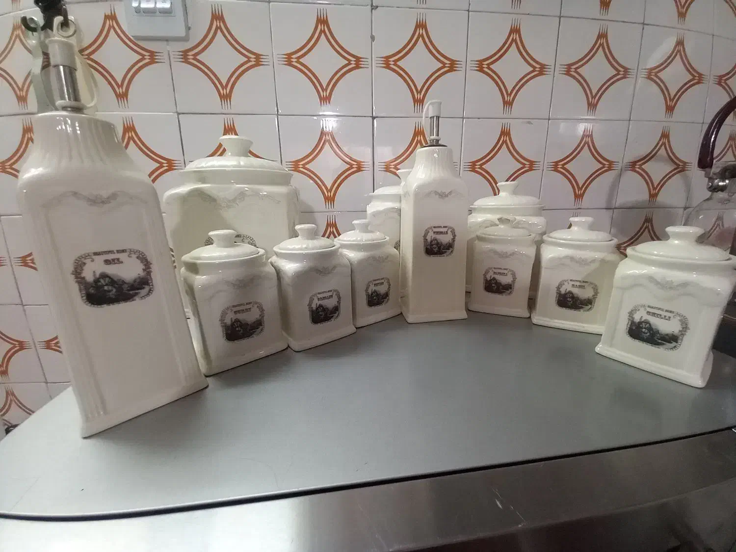 ی جنس عالی قدیمی هست|ظروف نگهدارنده، پلاستیکی، یکبارمصرف|مشهد, شهید بهشتی|دیوار