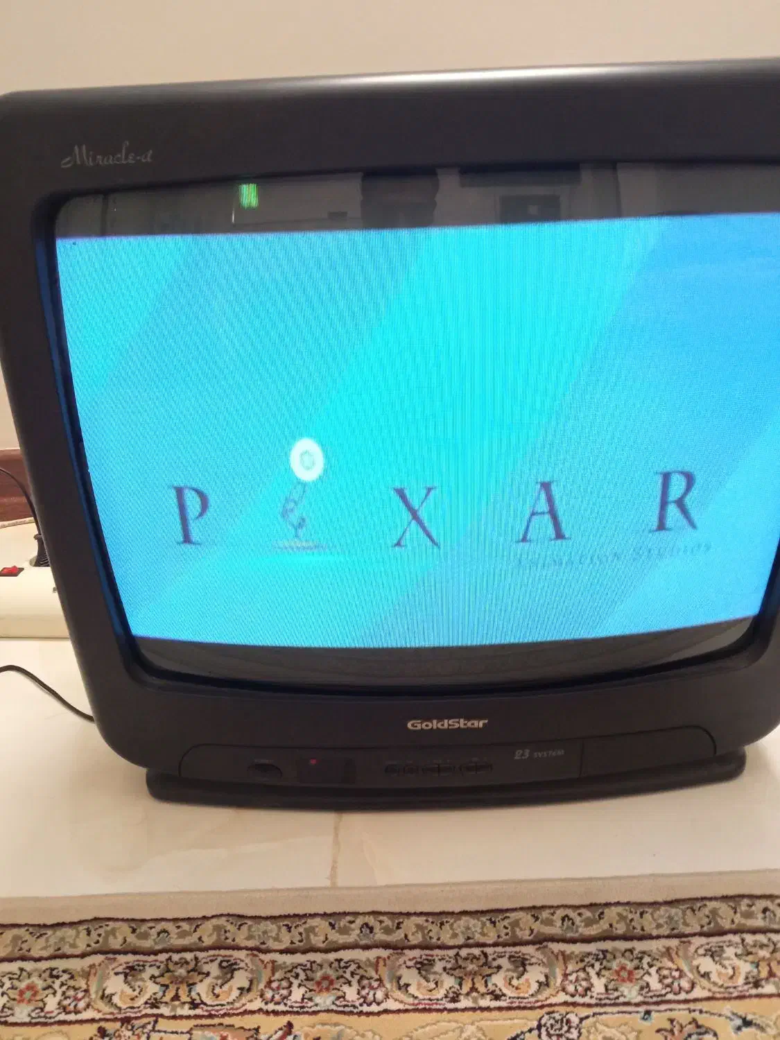 تلویزیون گلداستار|تلویزیون و پروژکتور|اصفهان, آبشار|دیوار