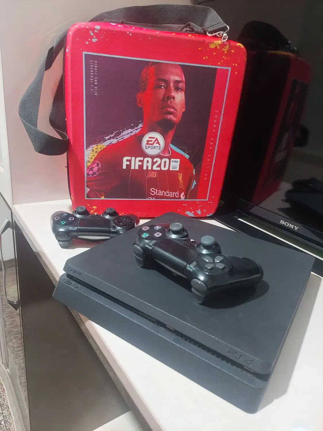 ps4 اسلیم دو دسته 1TB . همراه با کیف .فول گیم|کنسول، بازی ویدئویی و آنلاین|تهران, چهارصد دستگاه|دیوار