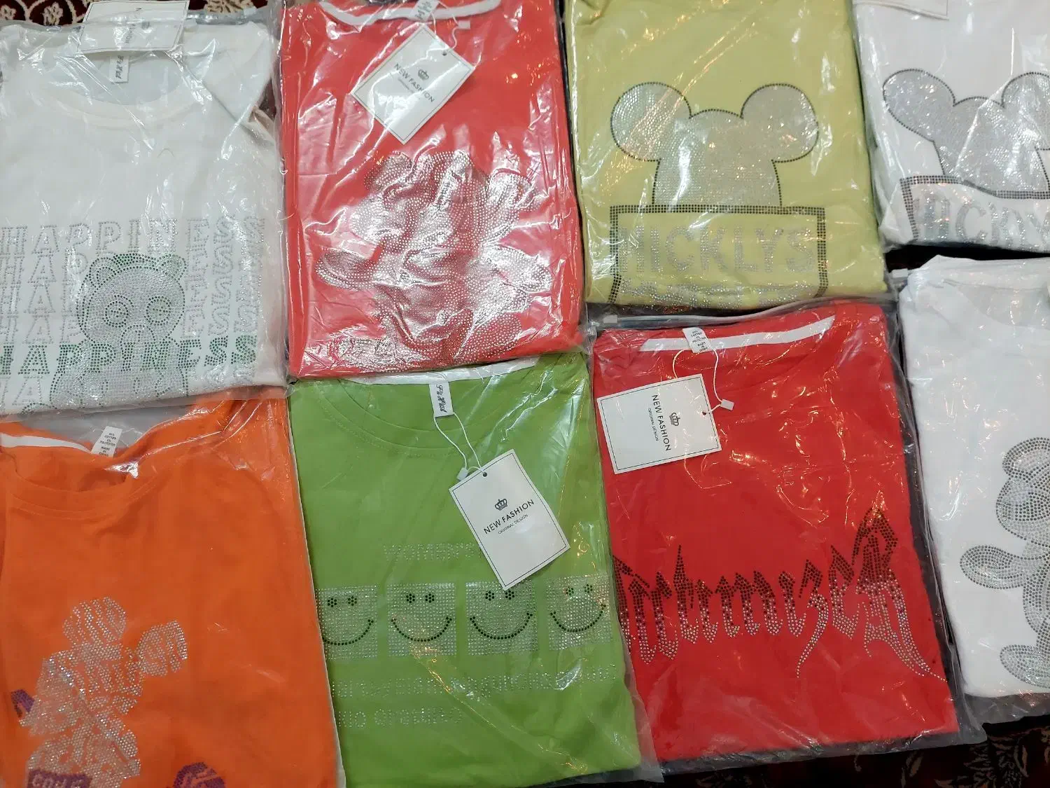 تی شرت زنانه|لباس|قم, وادی السلام|دیوار