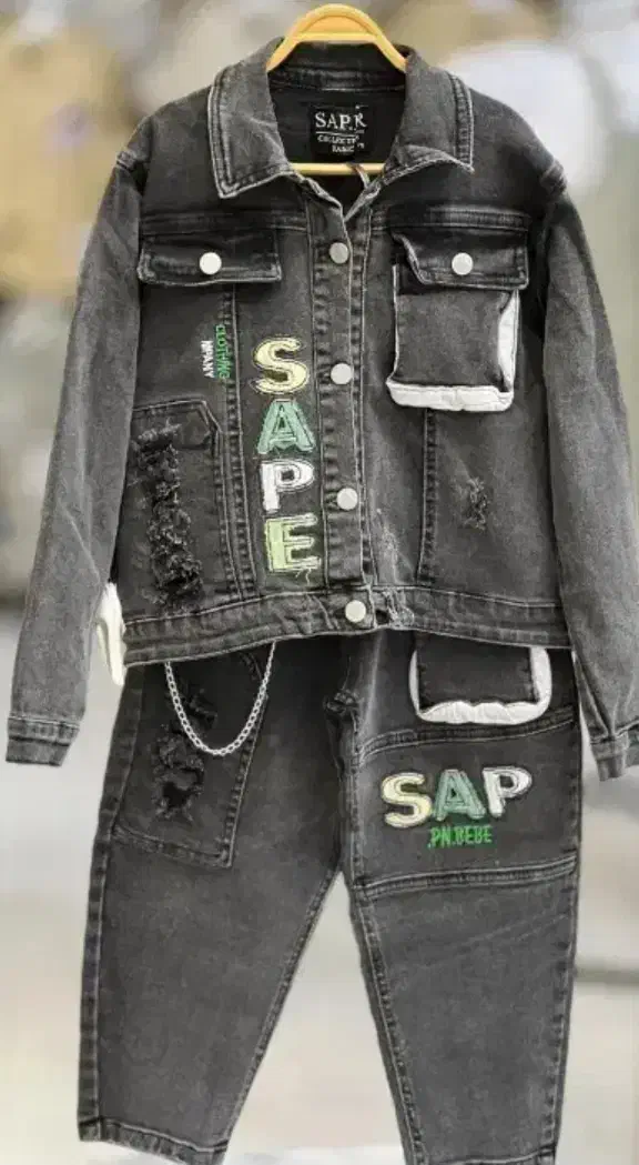 ست جین مناسب ۴تا۵سال کاملا نو|کفش و لباس بچه|بندرعباس, |دیوار