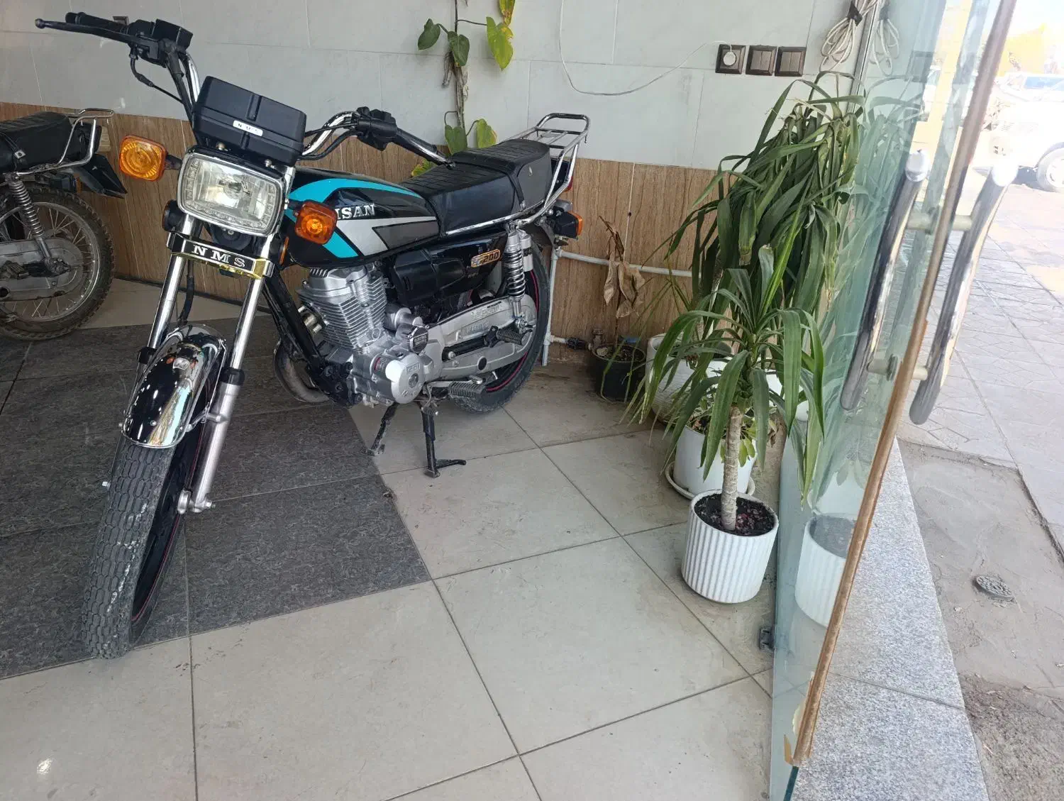 احسان ۲۰۰مدل۴۰۲|موتورسیکلت|بردسکن, |دیوار