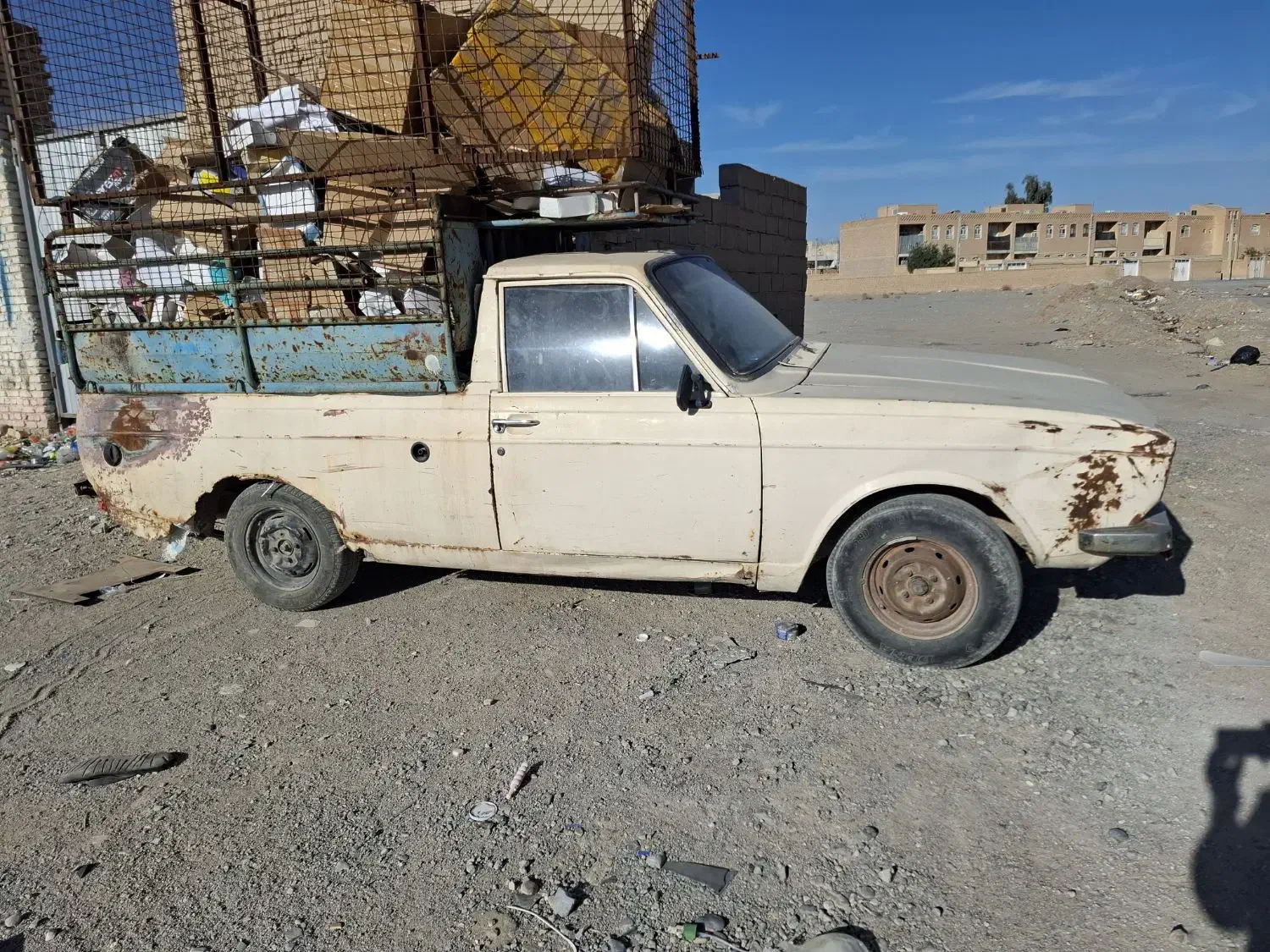 وانت پیکان مدل ۶۲ در حال کار|خودرو سواری و وانت|مهریز, |دیوار