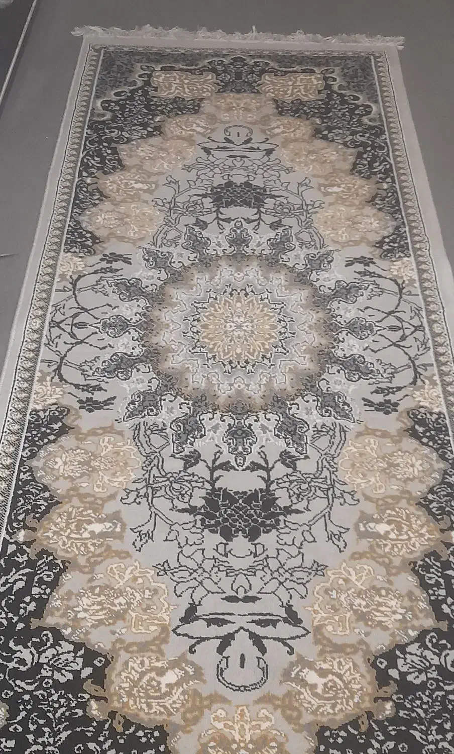 کناره فرش دوتا دونه ای ۲و نیم تومن|فرش|بروجرد, |دیوار