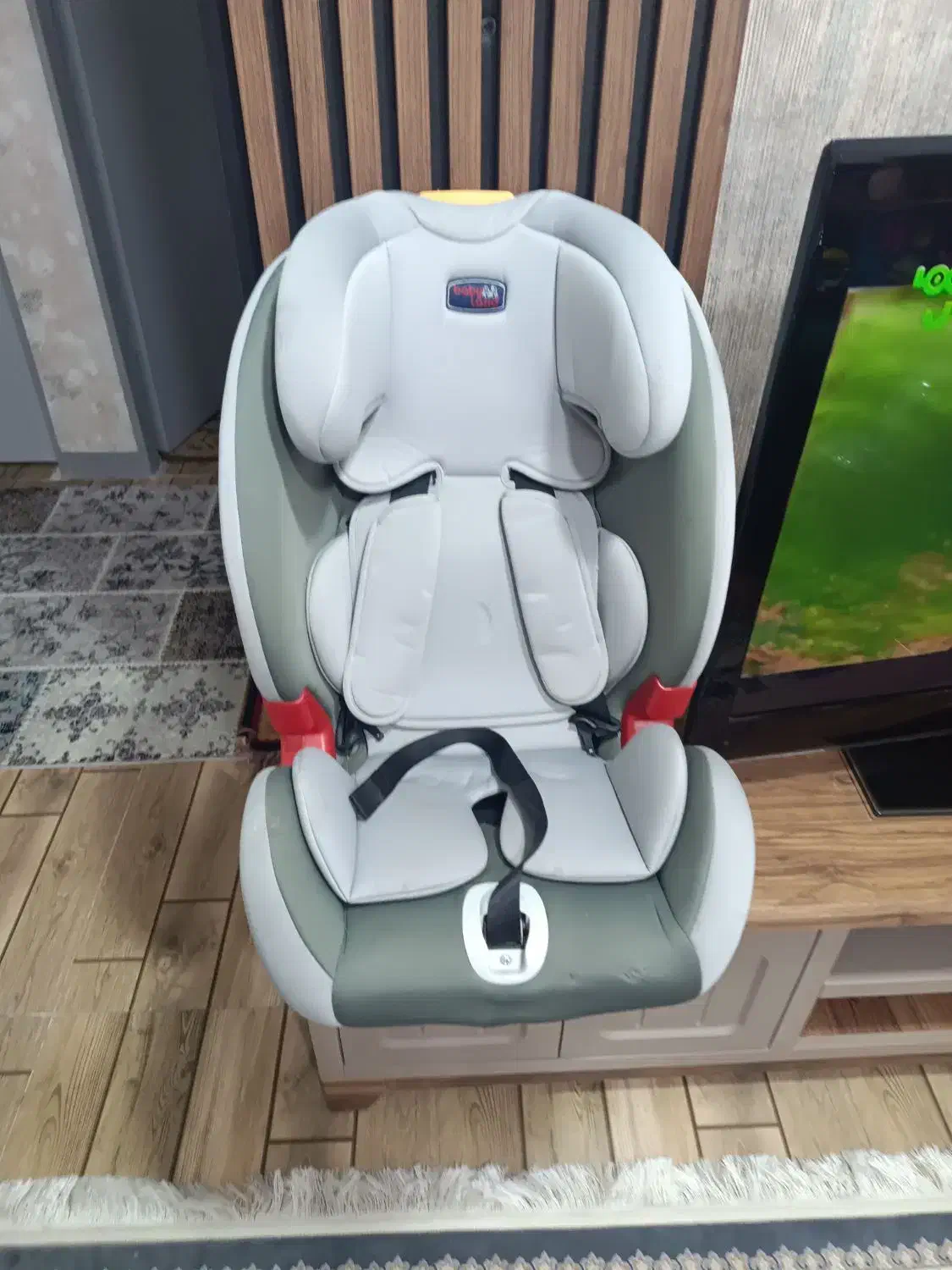 صندلی کودک|تخت و صندلی بچه|اهواز, سپیدار|دیوار