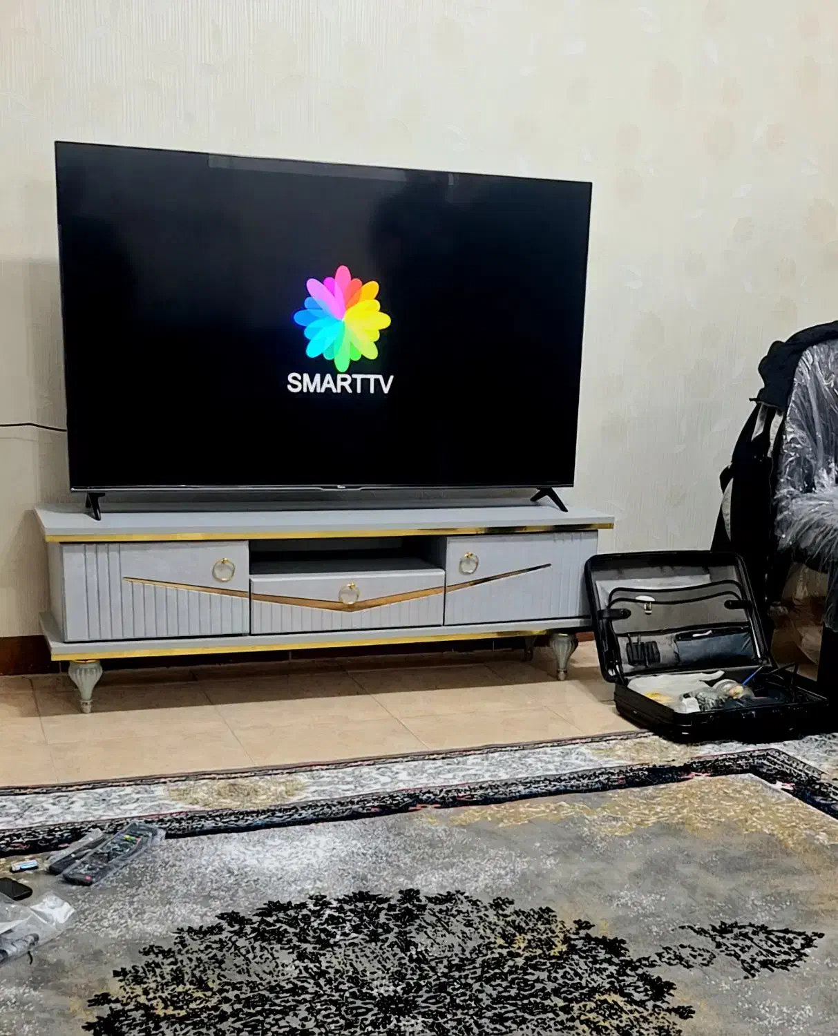 میز تلویزیون طوسی جدید|میز تلویزیون|رشت, استقامت ۱|دیوار