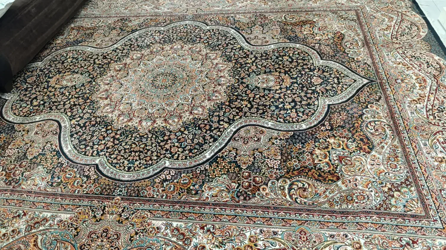 یک عدد قالی|فرش|چناران, |دیوار