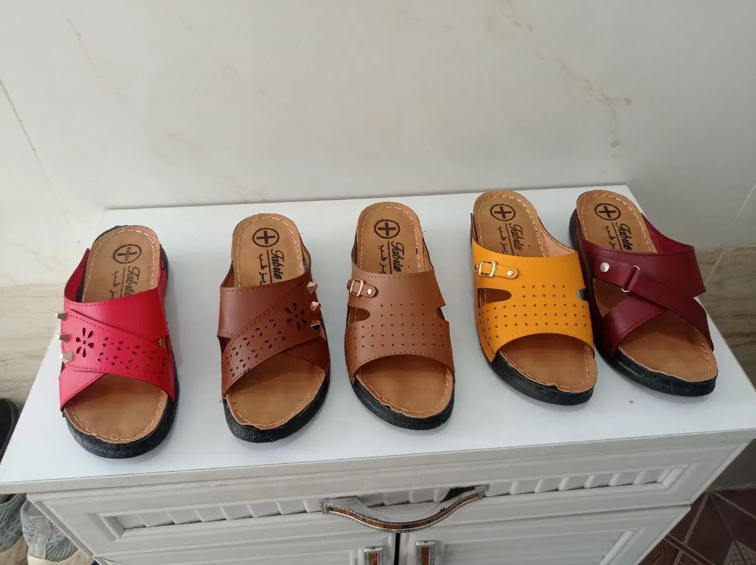 دمپایی عمده|کیف، کفش، کمربند|قم, الغدیر|دیوار