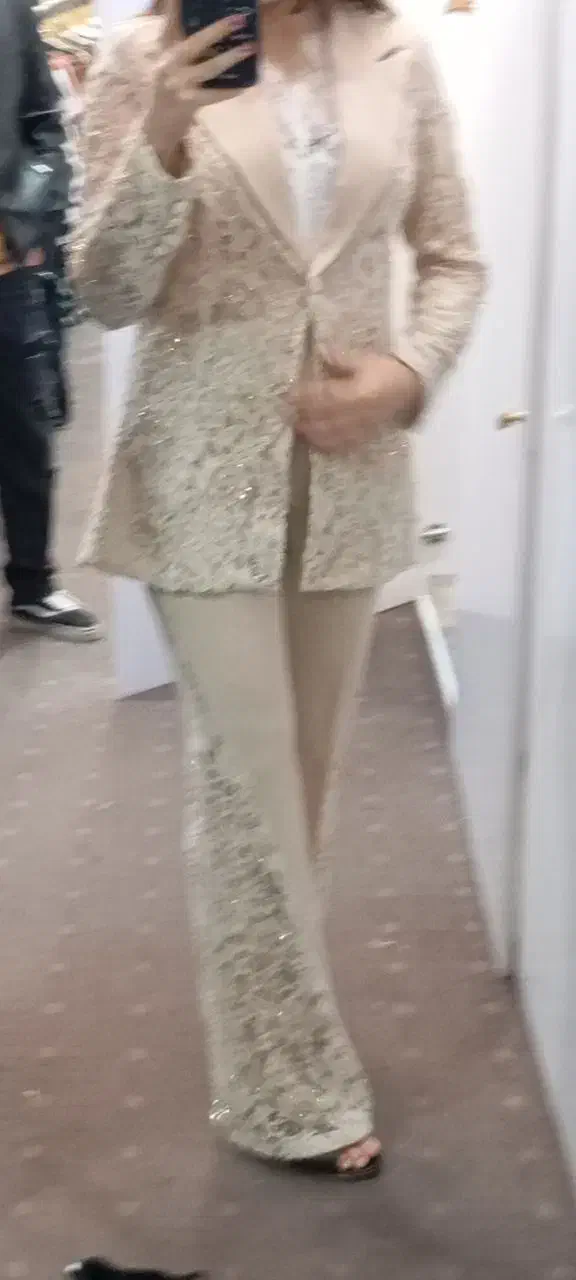 لباس|لباس|قم, ولیعصر|دیوار