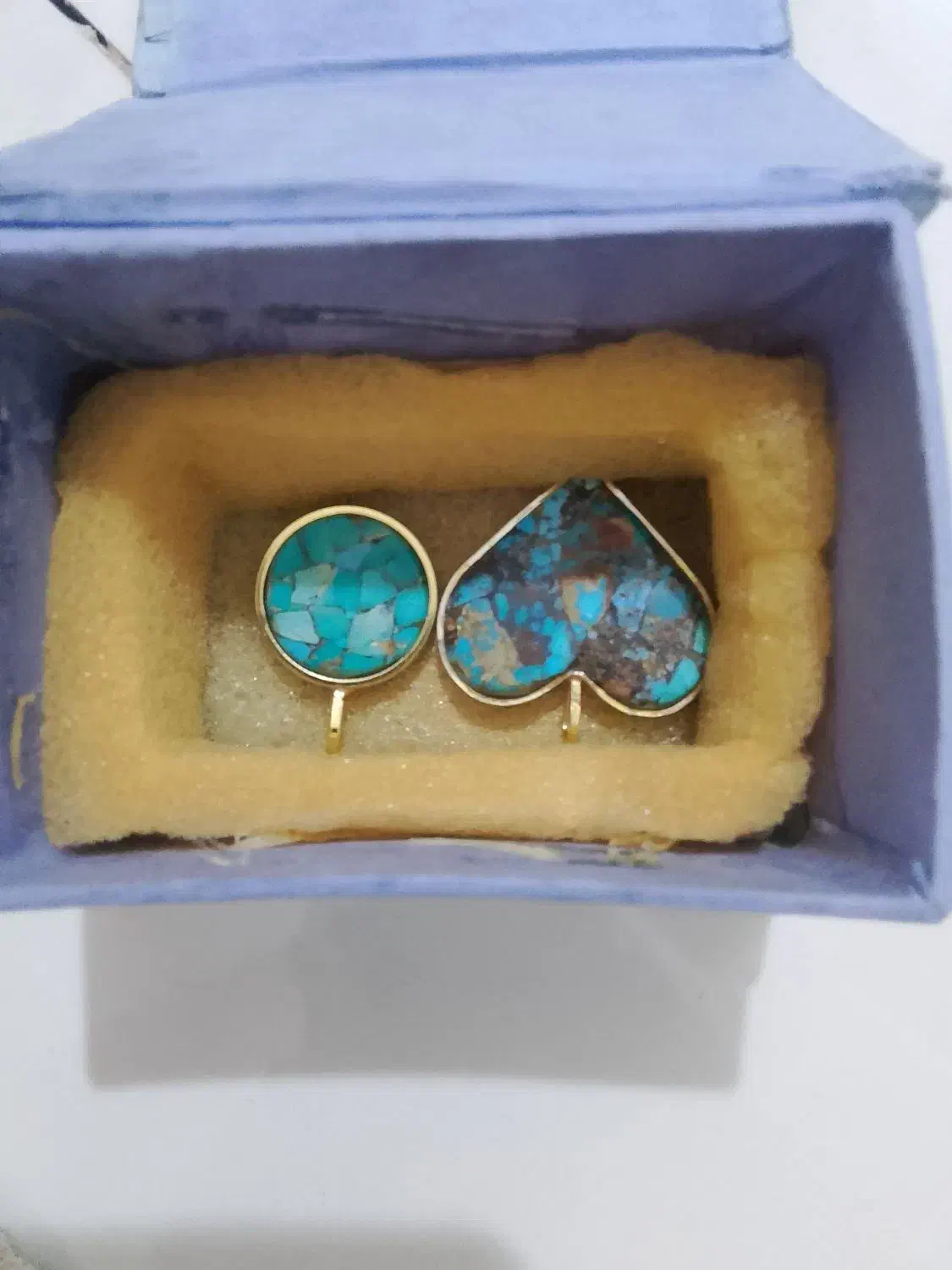 نگین فیروزه|بدلیجات|تربت‌حیدریه, کوه سنگی|دیوار