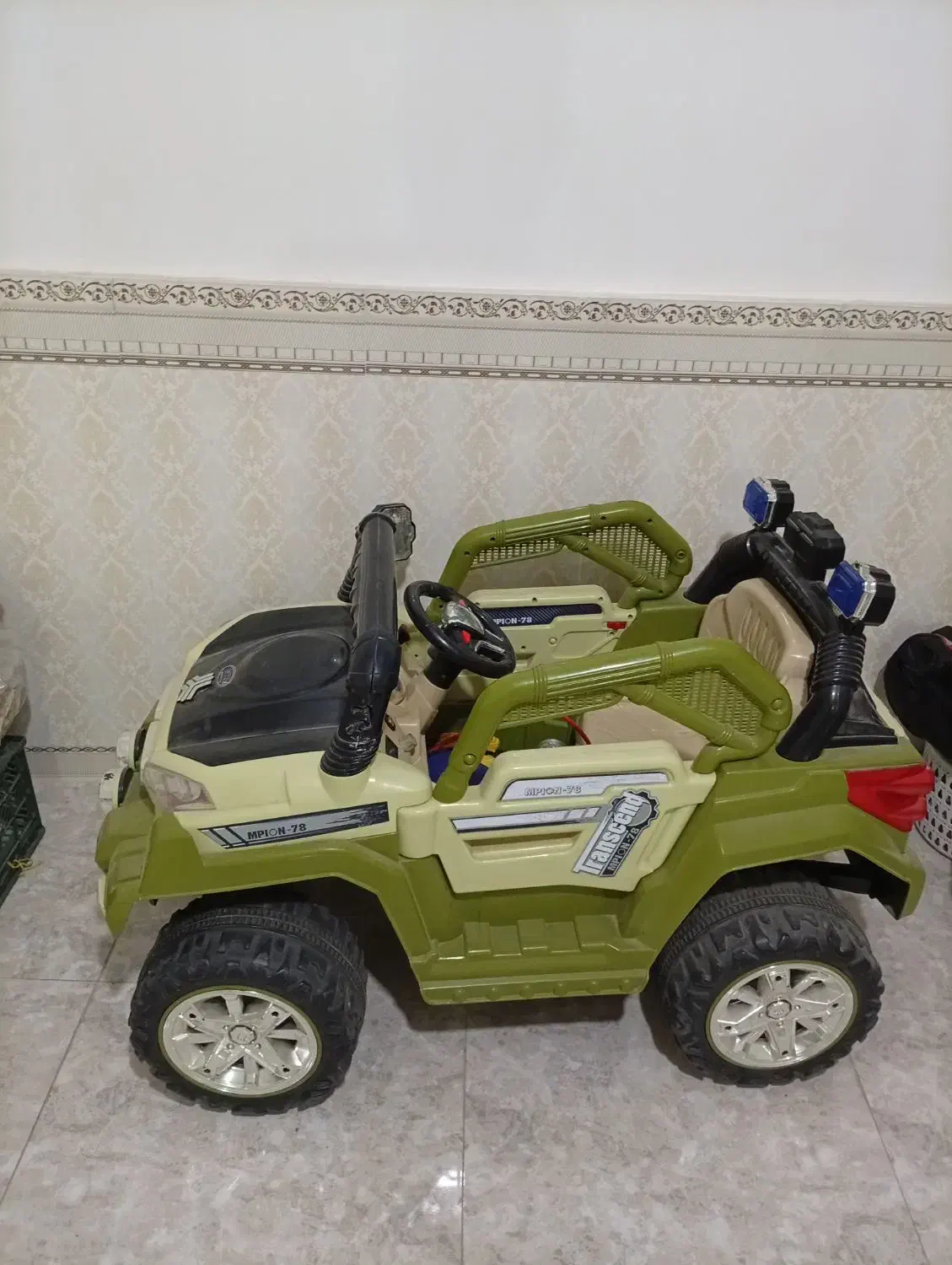 ماشین شارژی جیپ گالانت دارای سند|اسباببازی بچه|میاندوآب, |دیوار