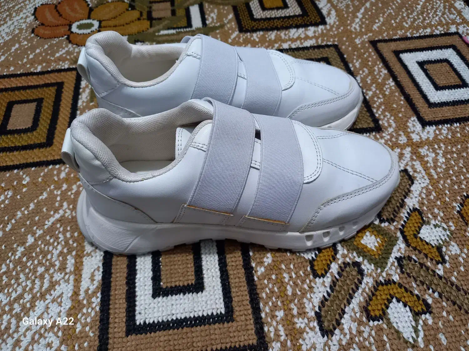 کتونی|کیف، کفش، کمربند|خشکبیجار, |دیوار