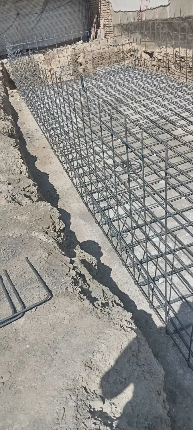 دوتا کارگرنیمه ماهر نیازمندیم آرماتوربندی وقالبندی|استخدام معماری، عمران و ساختمانی|مشهد, امام خمینی|دیوار