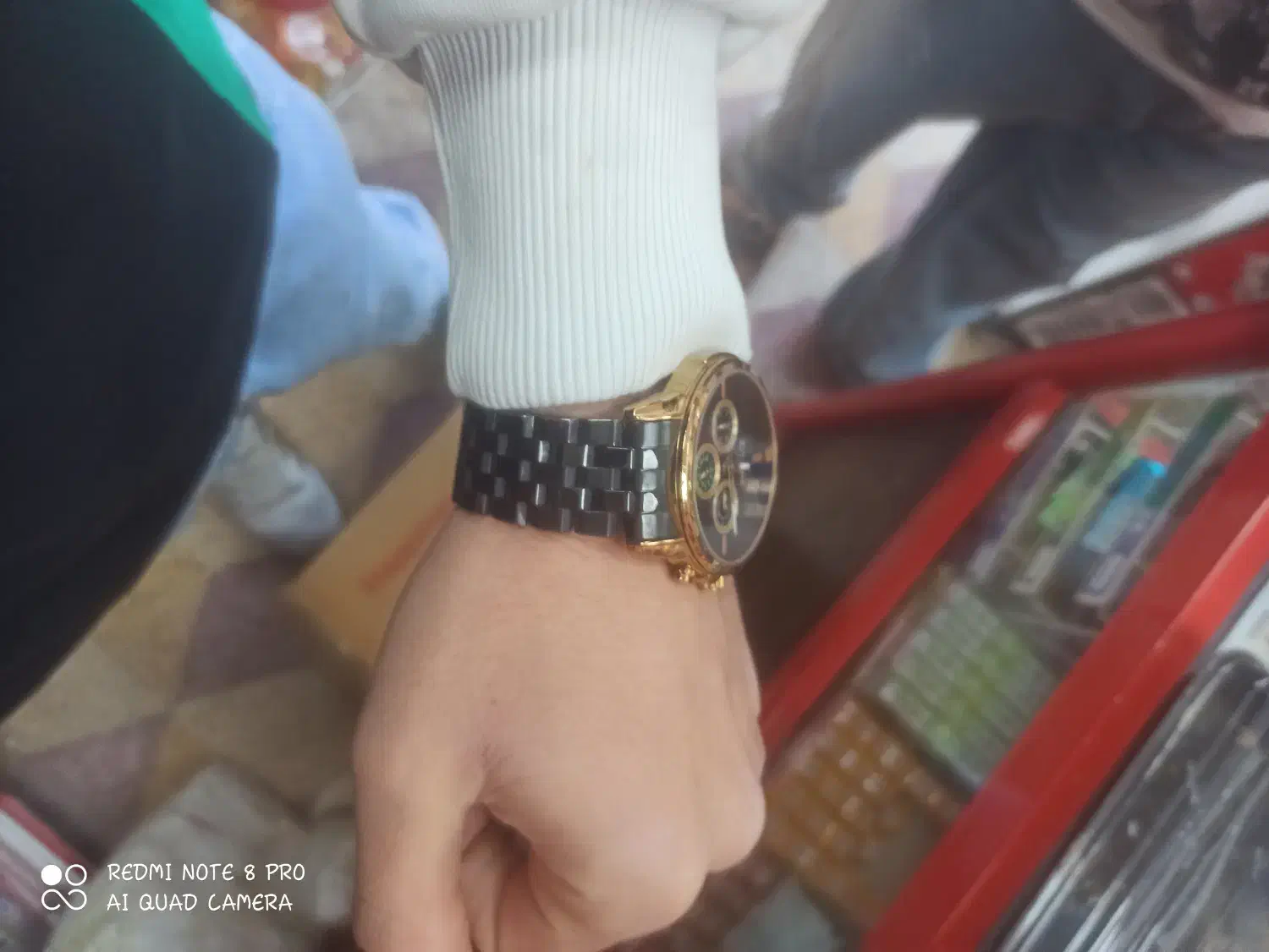 ساعت سیتیزن مارتینی|ساعت|شیراز, شیخ علی چوپان|دیوار