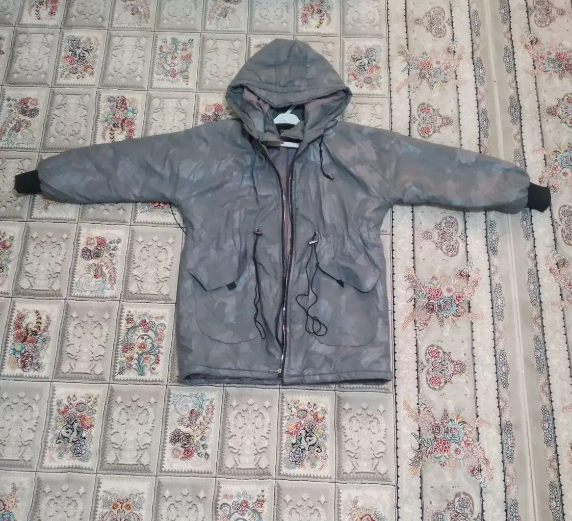 کاپشن در حد نو|لباس|آبیک, |دیوار