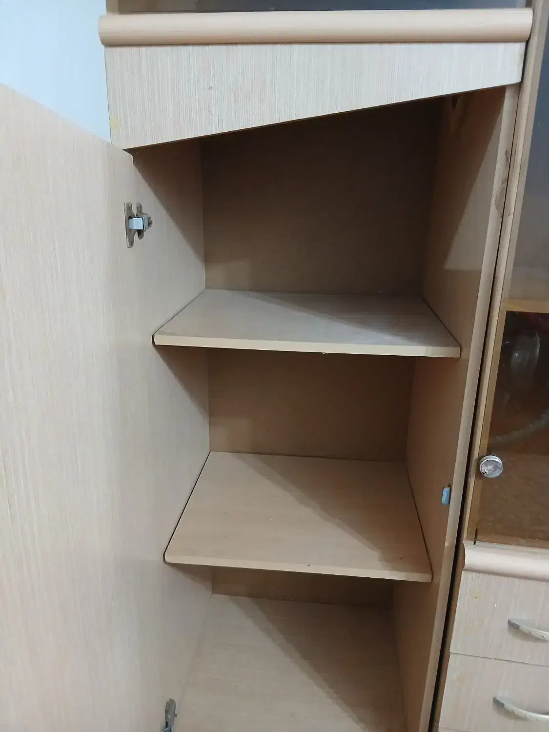 کمد|جاکفشی، کمد، دراور|آستانه اشرفیه, |دیوار