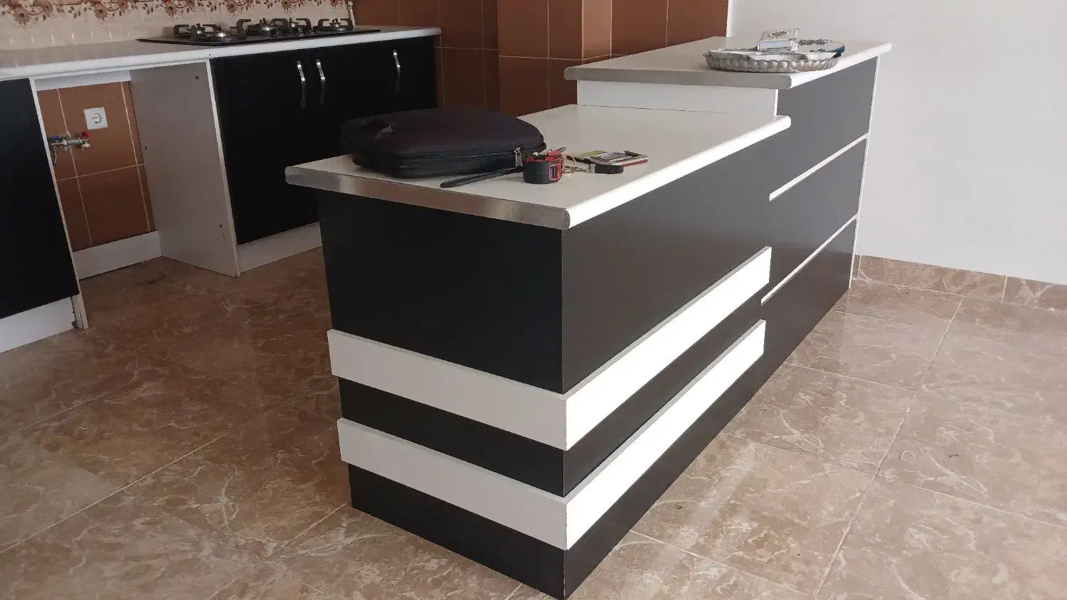 جزیره تمام ام دی اف/سینک/گاز پنج شعله همه باهم|اجاق گاز و لوازم برقی پخت‌وپز|صومعه‌سرا, |دیوار