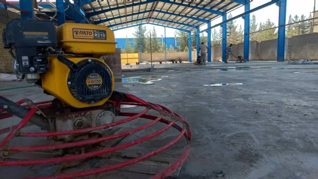 بتن ریزی ماله پروانه ای با تراز لیزری|خدمات پیشه و مهارت|کرمان, |دیوار