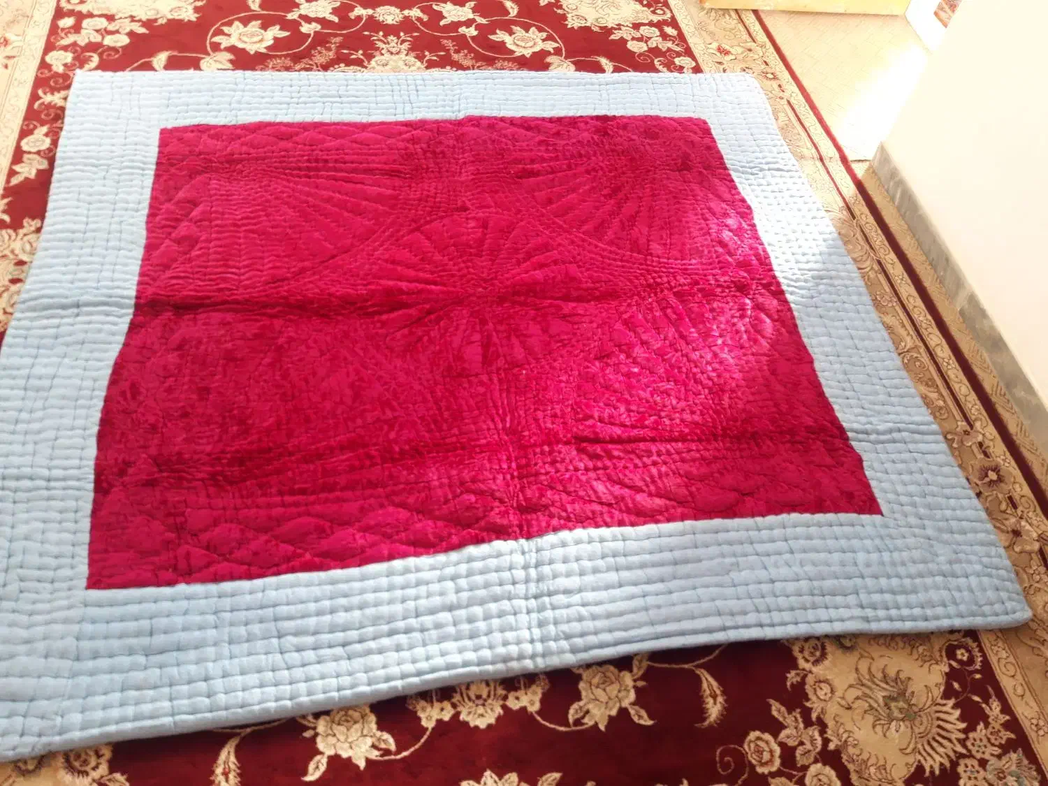 لحاف کرسی کاملا نو|رختخواب، بالش، پتو|میبد, |دیوار