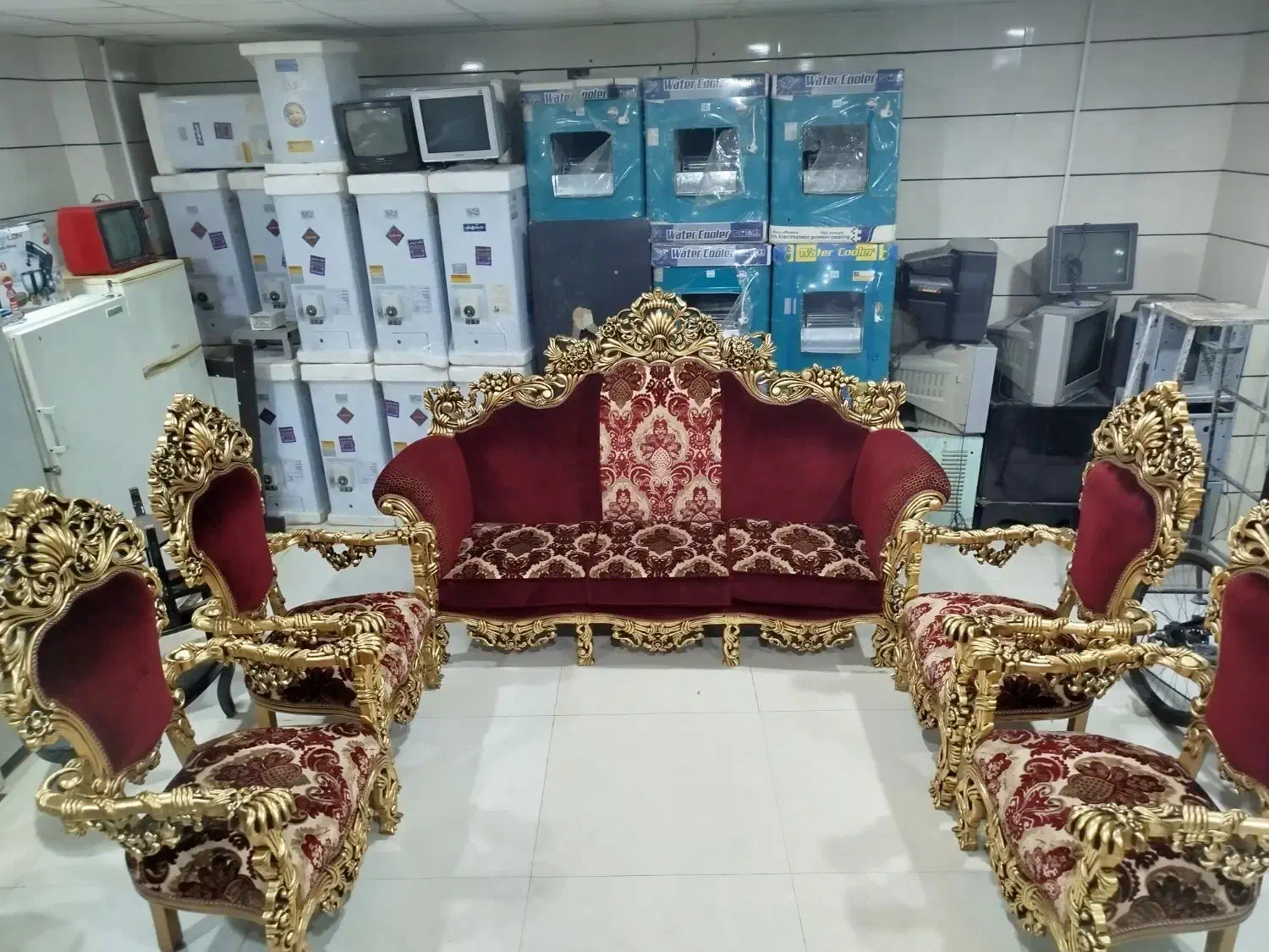 مبل سلطنتی|مبلمان خانگی و میز عسلی|جهرم, |دیوار